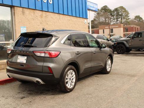 Used 2021 Ford Escape SE w/ Cold Weather Package image 4