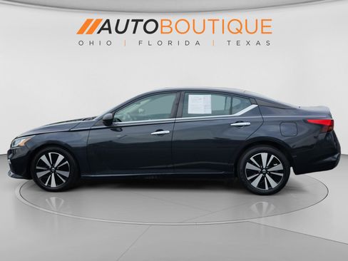 Used 2022 Nissan Altima 2.5 SV FWD image 2