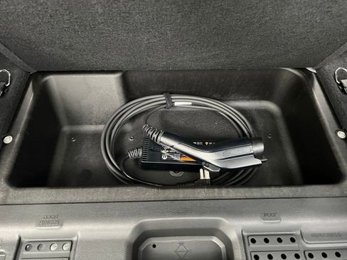 Used 2025 Jeep Wrangler Unlimited Sahara image 30