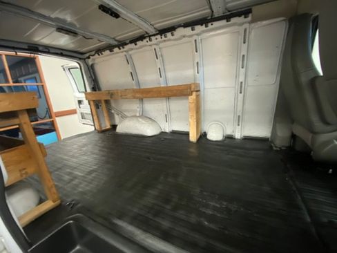 Used 2021 Chevrolet Express 2500 w/ Driver Convenience Package image 18