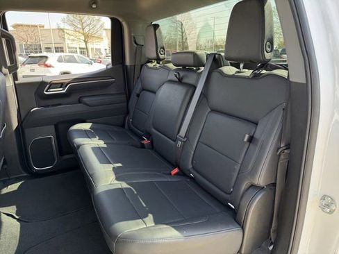 Used 2025 GMC Sierra 1500 SLT image 27
