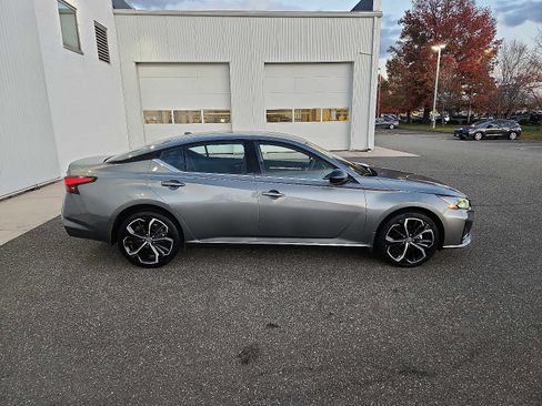 Used 2023 Nissan Altima 2.5 SR image 7