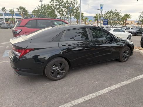 Used 2022 Hyundai Elantra Blue image 31
