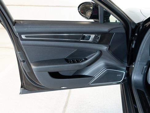 Certified 2023 Porsche Panamera 4 Platinum Edition AWD/4WD image 16