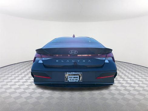 New 2026 Hyundai Elantra SE image 6