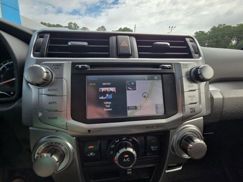 Used 2017 Toyota 4Runner SR5 Premium AWD/4WD image 26