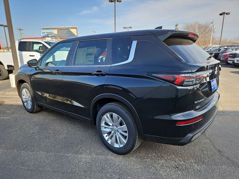 New 2026 Mitsubishi Outlander ES image 8