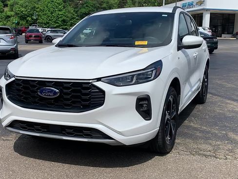 Used 2025 Ford Escape ST-Line Elite AWD/4WD image 2