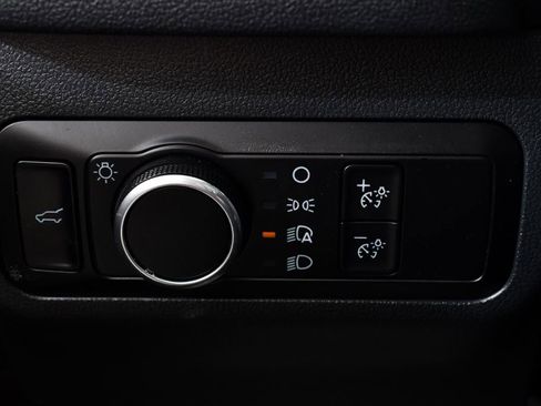 Used 2022 Ford Escape SE w/ SE Sport Appearance Package image 30