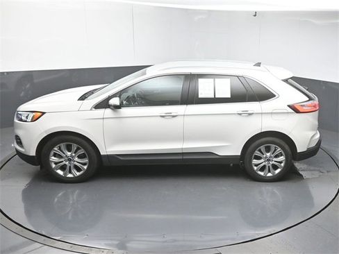 Used 2021 Ford Edge Titanium image 44