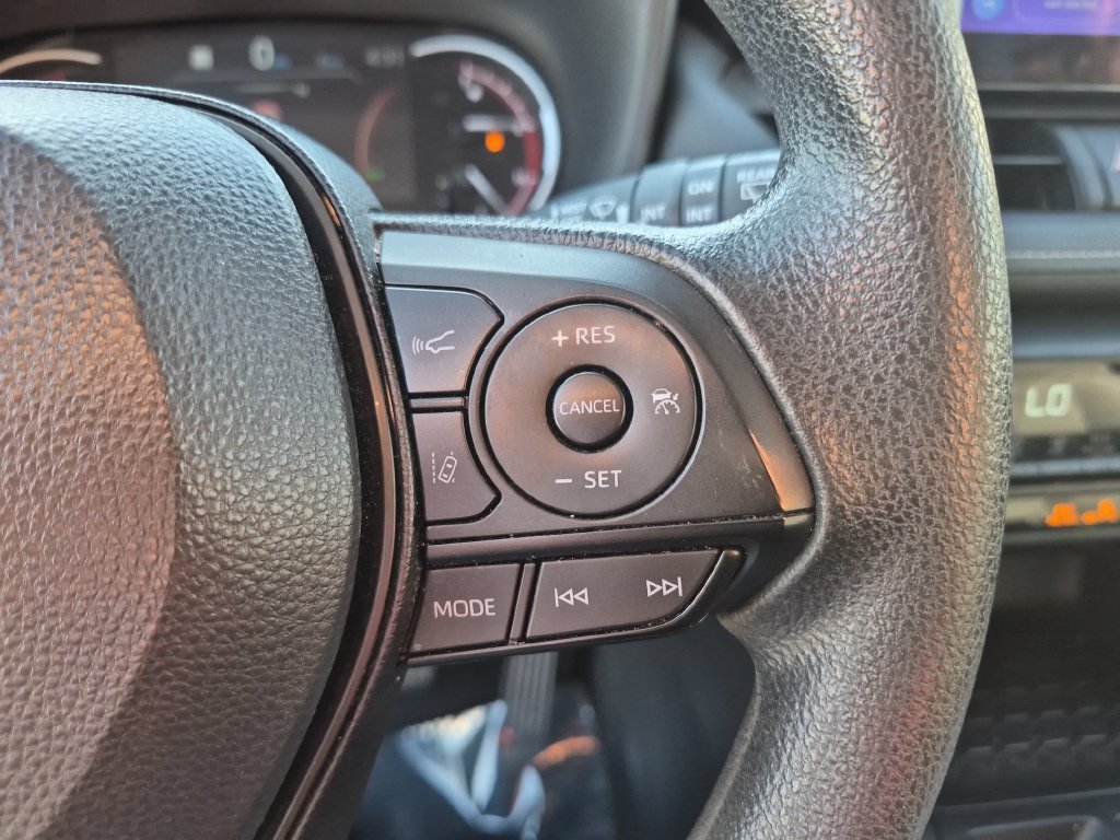 Used 2024 Toyota RAV4 XLE AWD/4WD image 19