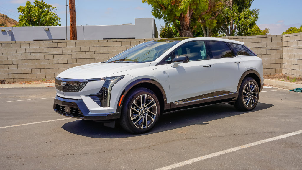 New 2027 Cadillac Optiq Sport RWD image 3