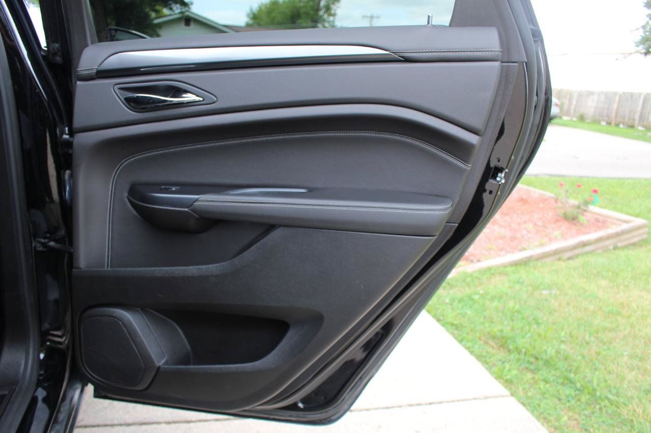 Used 2015 Cadillac SRX FWD image 32