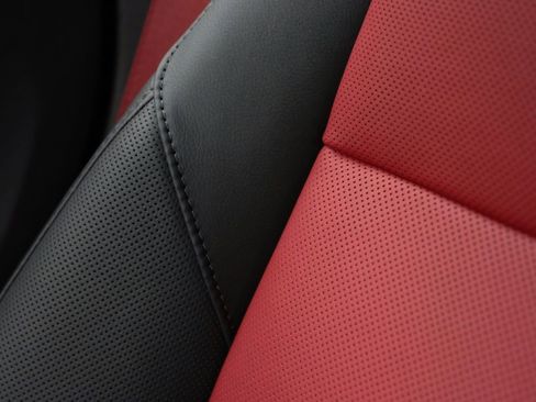 Used 2025 Porsche 718 Cayman RWD image 41