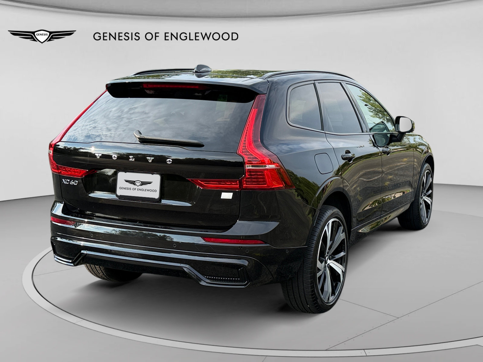 Used 2024 Volvo XC60 T8 Ultimate w/ Climate Package AWD/4WD image 9