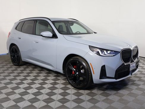 Used 2025 BMW X3 xDrive30i w/ M Sport Package image 3