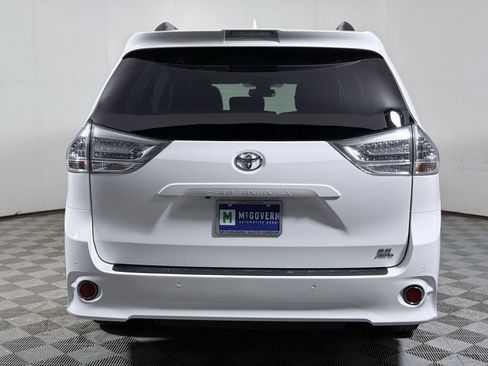 Used 2019 Toyota Sienna SE w/ SE Preferred Package AWD/4WD image 5