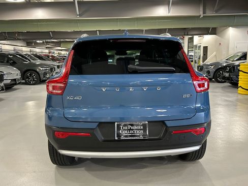Certified 2023 Volvo XC40 B5 Plus w/ Driver Assist Package AWD/4WD image 3