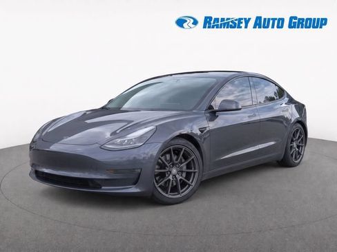 Used 2022 Tesla Model 3 Long Range AWD/4WD image 1