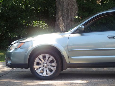 Used 2009 Subaru Outback 2.5i Limited AWD/4WD image 34