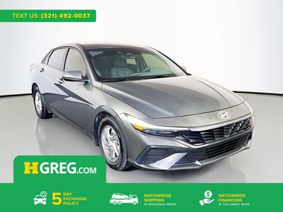 Used 2025 Hyundai Elantra SE