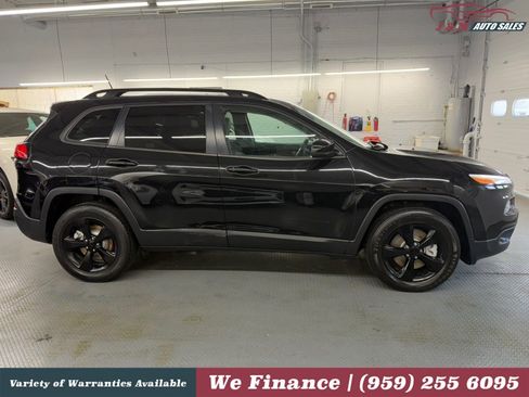 Used 2018 Jeep Cherokee Limited w/ High Altitude Package AWD/4WD image 6