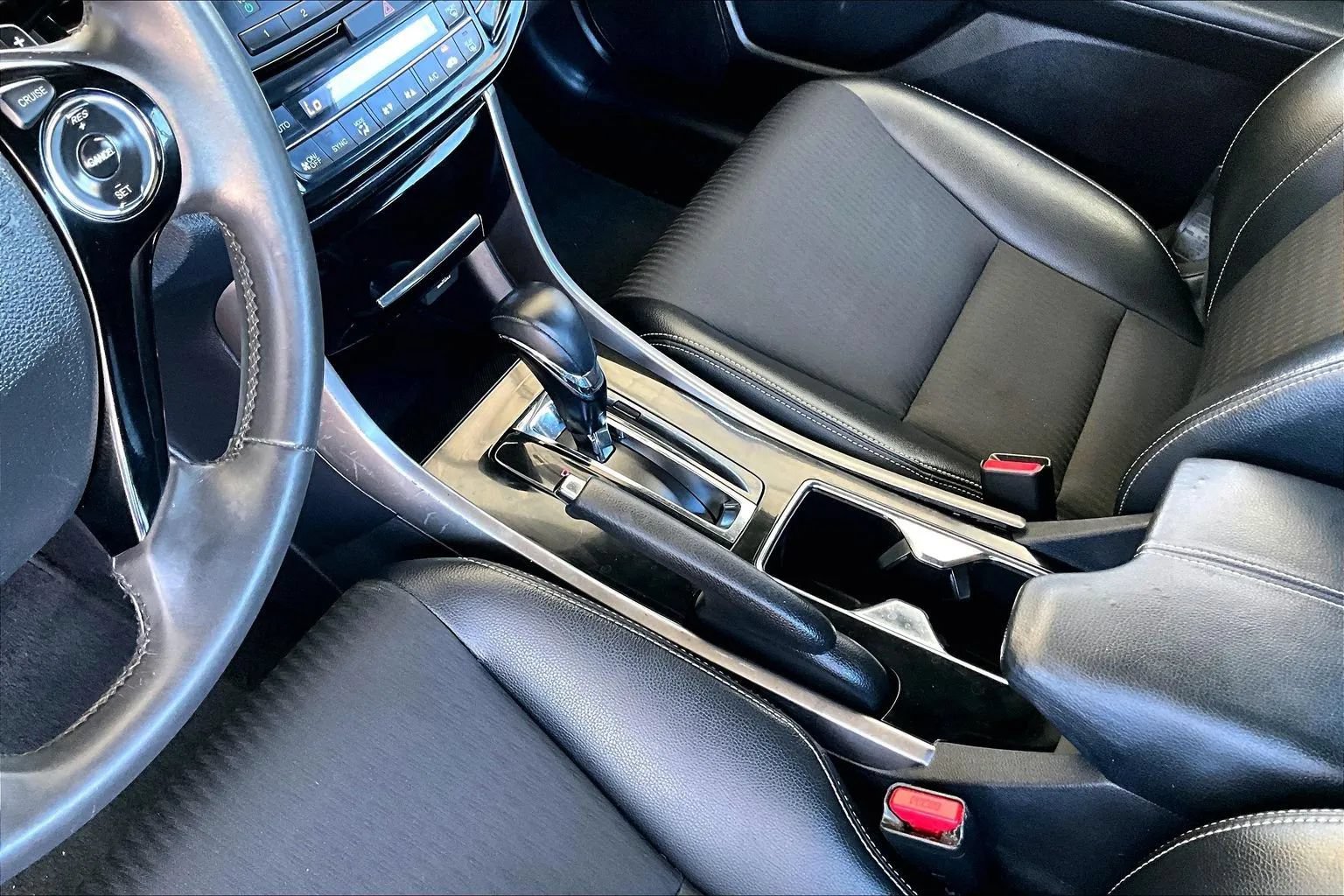 Used 2017 Honda Accord Sport image 15