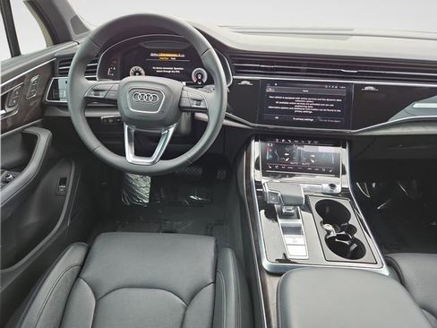 Used 2023 Audi Q7 3.0T Prestige w/ Prestige Package AWD/4WD image 10