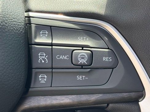 New 2026 Jeep Grand Cherokee Limited w/ Luxury Tech Group II image 18