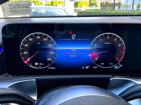 Used 2025 Mercedes-Benz GLB 250 image 25