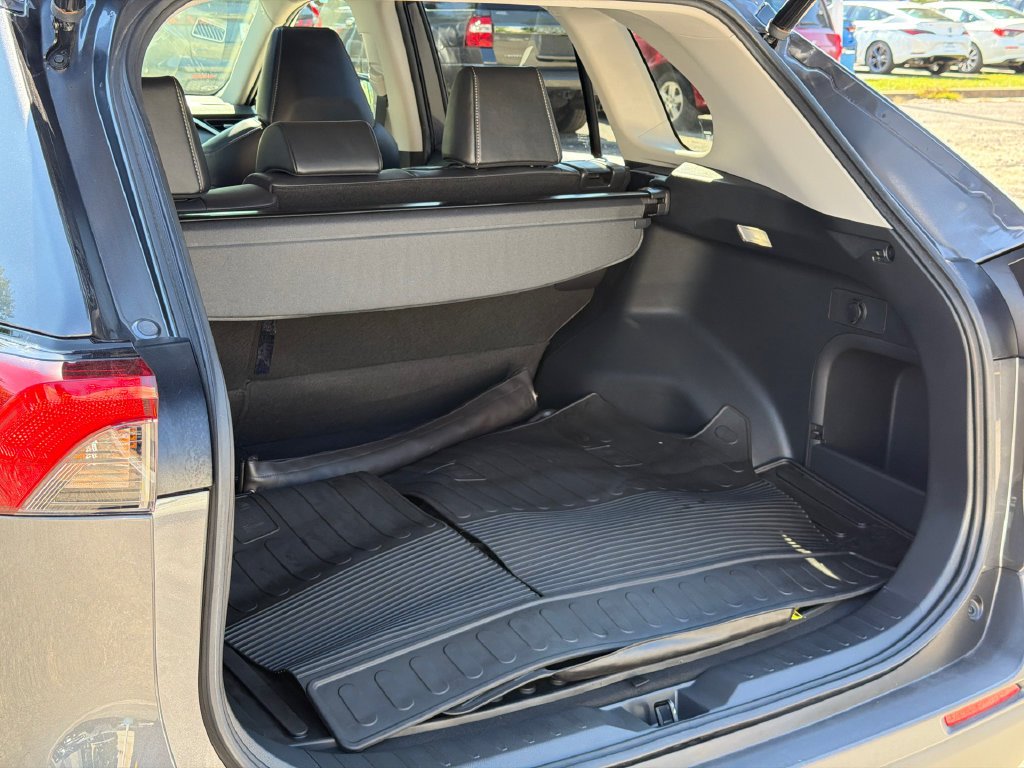 Used 2023 Toyota RAV4 XLE Premium AWD/4WD image 8