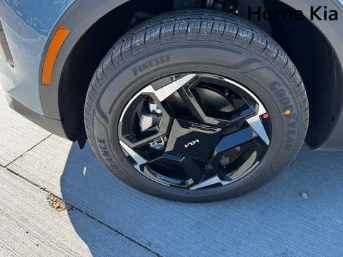 New 2026 Kia Sportage EX image 8