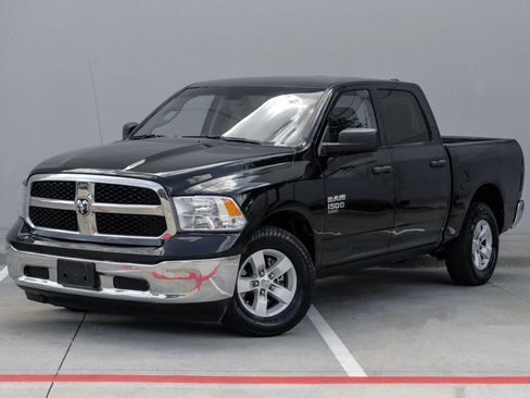 Used 2022 RAM 1500 Classic SLT RWD image 6