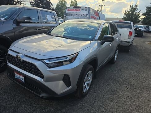 Used 2025 Toyota RAV4 LE AWD/4WD image 2