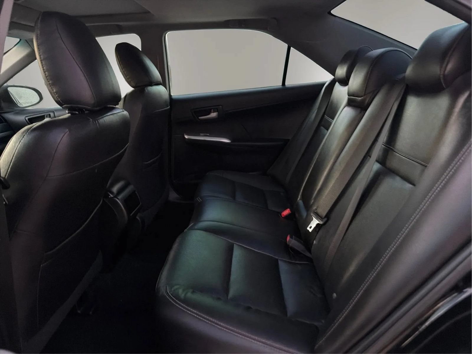 Used 2012 Toyota Camry SE FWD image 13