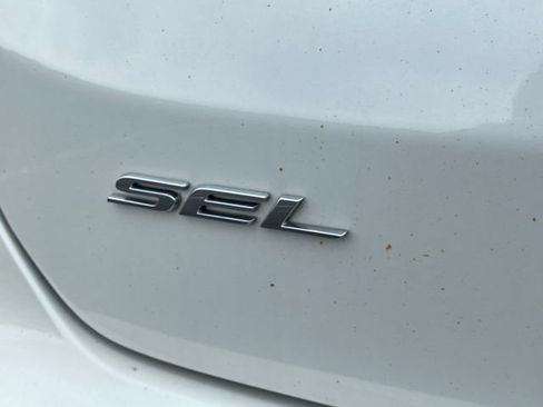 Used 2023 Ford Edge SEL w/ Convenience Package AWD/4WD image 17