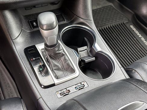 Used 2019 Toyota Highlander Limited image 26