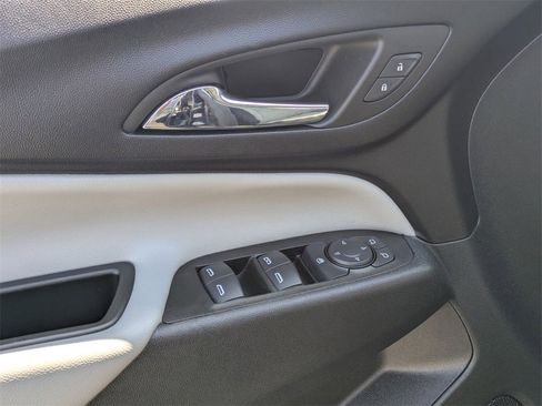 Used 2023 Chevrolet Equinox LT image 15