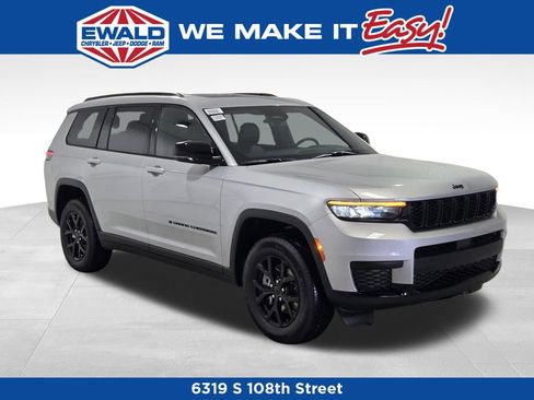 New 2025 Jeep Grand Cherokee L Altitude image 14