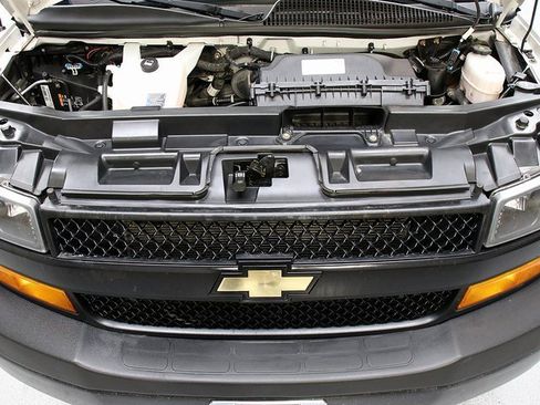 Used 2020 Chevrolet Express 2500 LS w/ Driver Convenience Package image 28