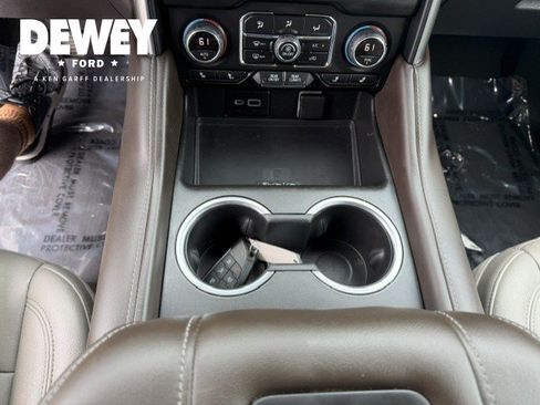 Used 2022 Chevrolet Suburban Z71 w/ Off-Road Capability Package AWD/4WD image 23