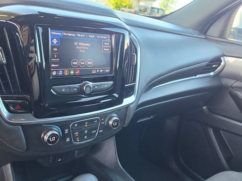 Used 2023 Chevrolet Traverse LT FWD image 28