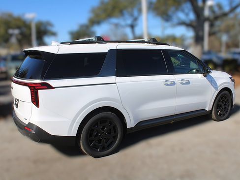 New 2027 Kia Carnival SX Prestige FWD image 8