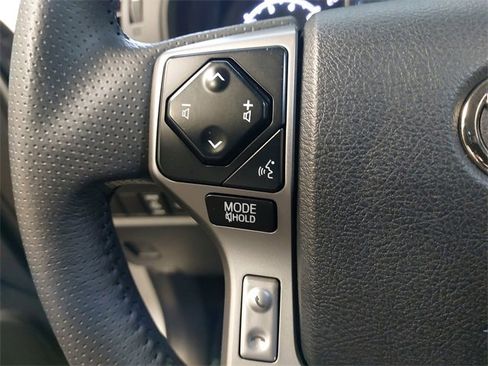 Used 2022 Toyota 4Runner SR5 Premium image 17