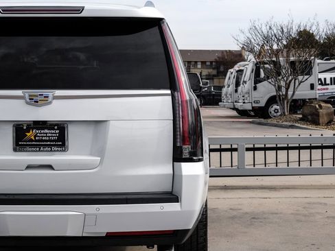 Used 2020 Cadillac Escalade ESV Platinum image 52