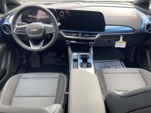 New 2026 Chevrolet Equinox EV LT image 14