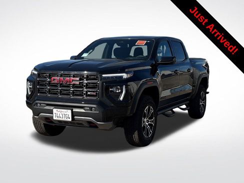Used 2025 GMC Canyon AT4 image 4
