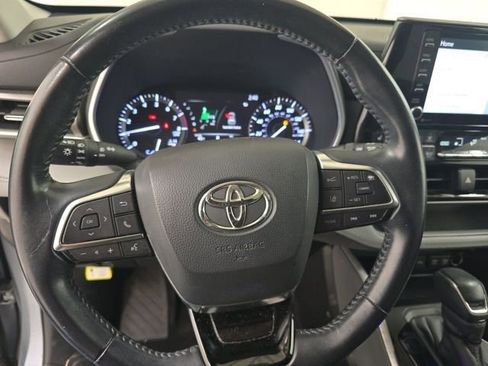Used 2020 Toyota Highlander XLE image 8