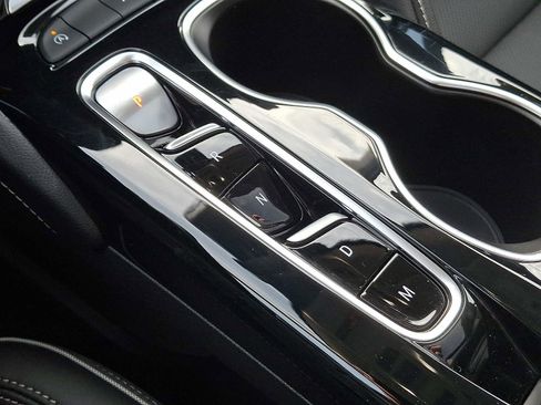 Certified 2022 Buick Envision Essence w/ Technology Package I image 17