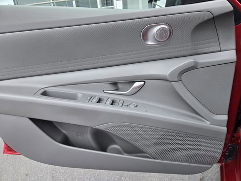 Used 2024 Hyundai Elantra Blue image 20